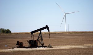 pumpjack-4568766_1920